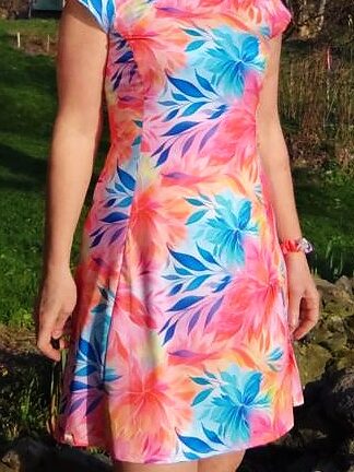 sportovní šaty květy na slunci, rukávky, nanočástice stříbra, vel. 42, jedinečný kus